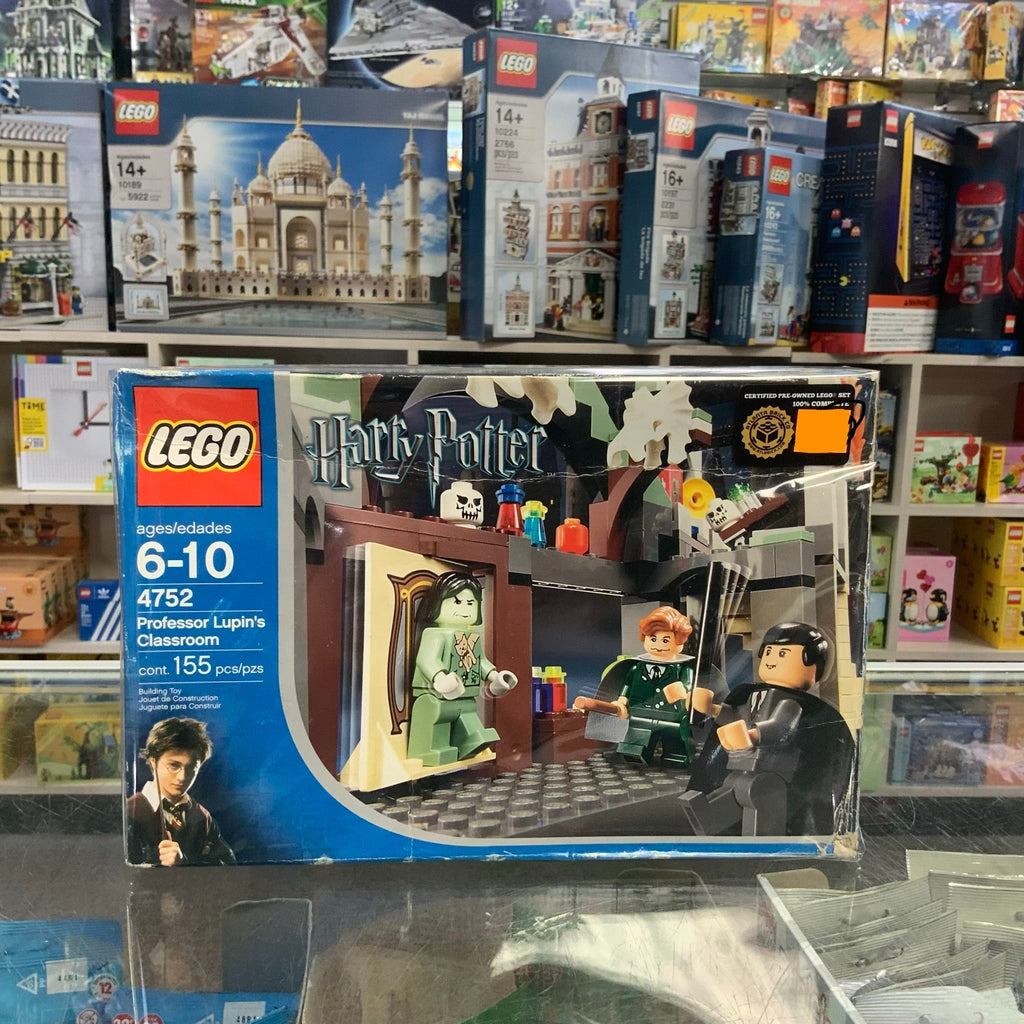 Professor Lupin's Classroom, 4752 - LEGO® Harry Potter Set
