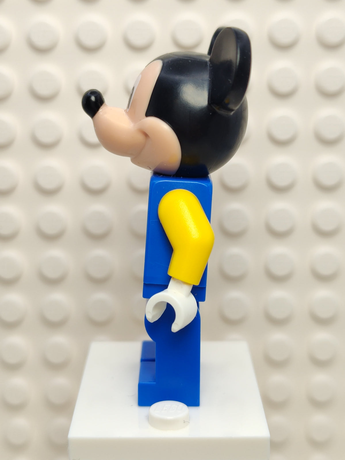 Mickey Mouse - Blue Vest, dis085