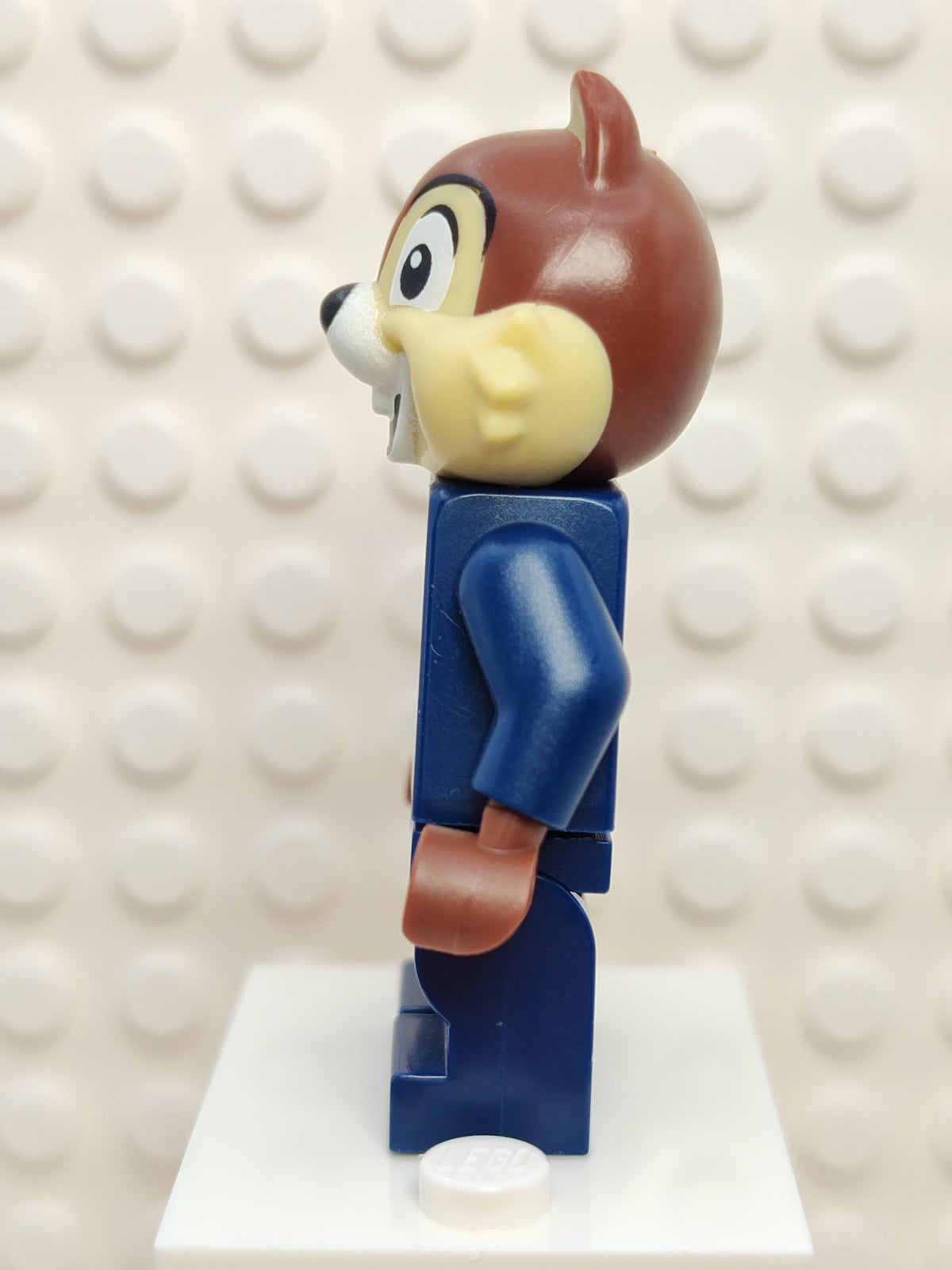 Chip - Dark Blue Suit, dis045